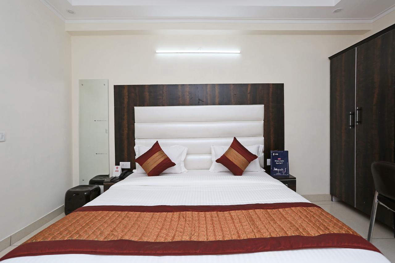 Oyo 9147 Hotel Aerostay Нью-Делі Екстер'єр фото