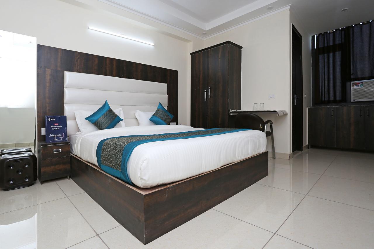 Oyo 9147 Hotel Aerostay Нью-Делі Екстер'єр фото