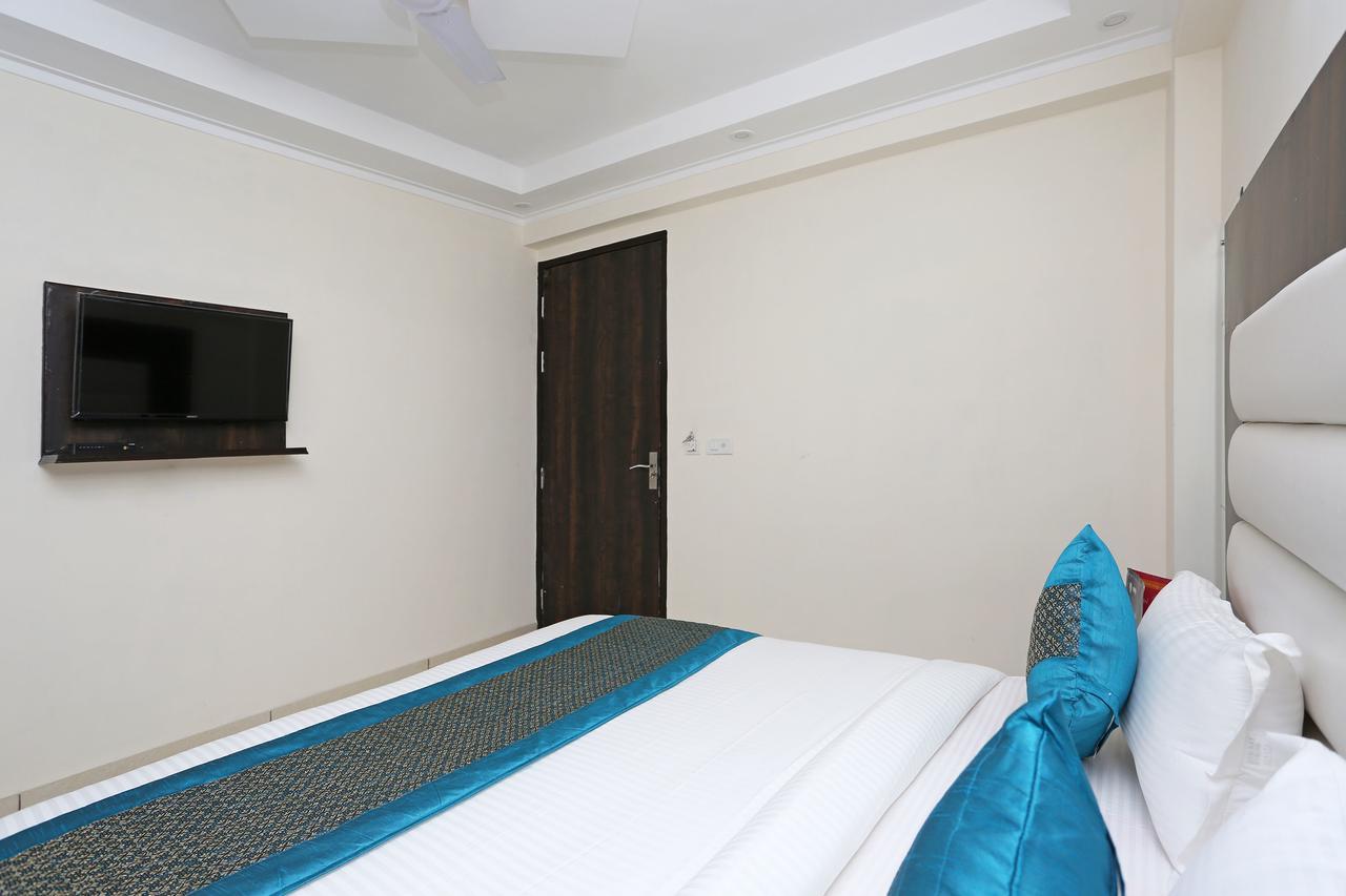 Oyo 9147 Hotel Aerostay Нью-Делі Екстер'єр фото