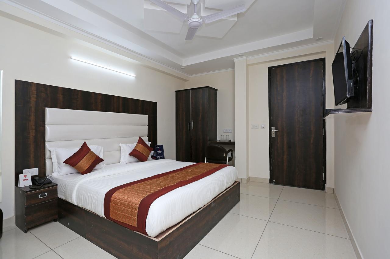 Oyo 9147 Hotel Aerostay Нью-Делі Екстер'єр фото