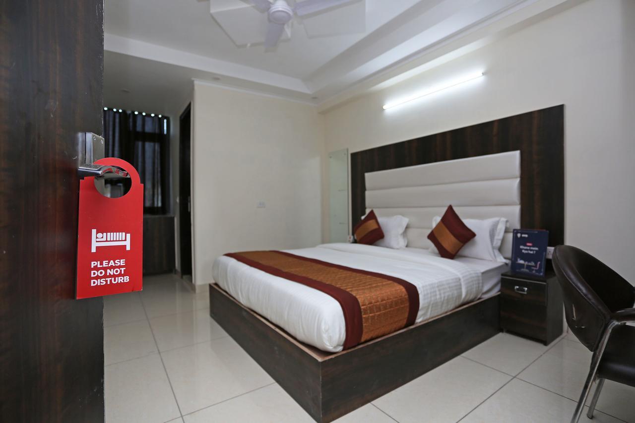 Oyo 9147 Hotel Aerostay Нью-Делі Екстер'єр фото